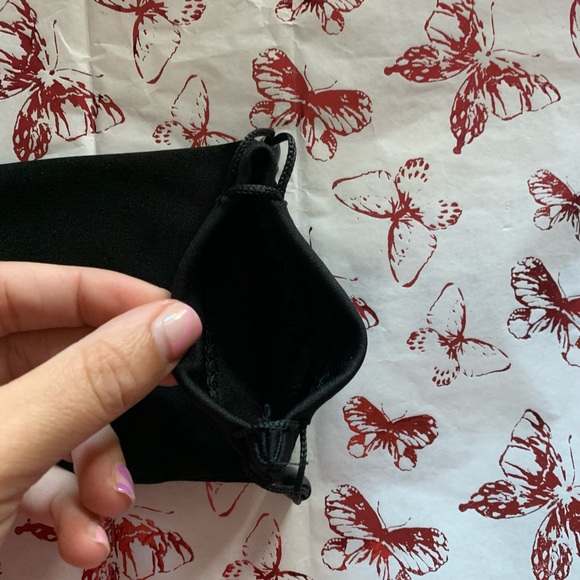 Lacoste sunglass case - Picture 2 of 3